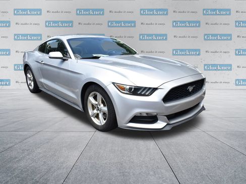 Used 2015 Ford Mustang Coupe RWD image 9