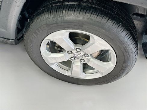 Used 2020 Jeep Compass Latitude image 29