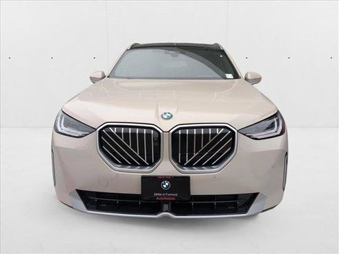 Used 2025 BMW X3 xDrive30i w/ Premium Package image 5