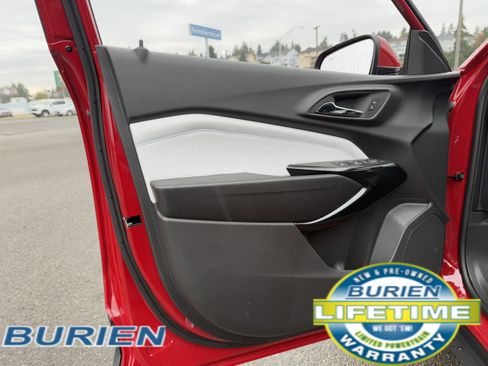 New 2026 Chevrolet Trax LT w/ Driver Confidence Package image 10