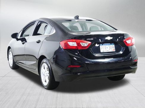 Used 2017 Chevrolet Cruze LT image 5
