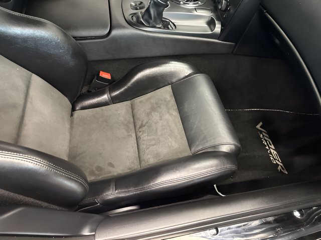 Used 2006 Dodge Viper SRT-10 RWD image 18