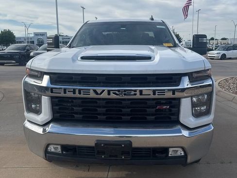 Used 2022 Chevrolet Silverado 2500 LT w/ Convenience Package AWD/4WD image 3