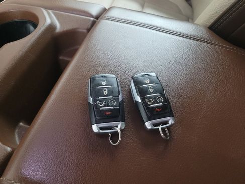 Used 2020 RAM 1500 Laramie AWD/4WD image 32