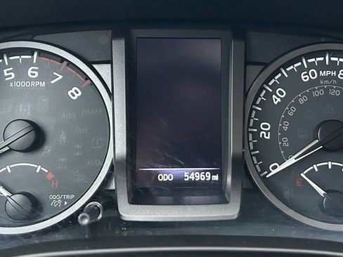 Certified 2019 Toyota Tacoma TRD Off-Road image 19