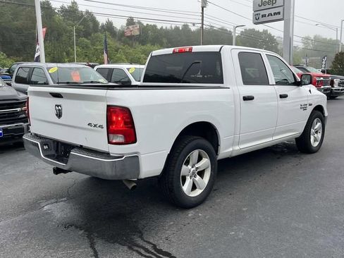 Used 2023 RAM 1500 Classic SLT AWD/4WD image 3