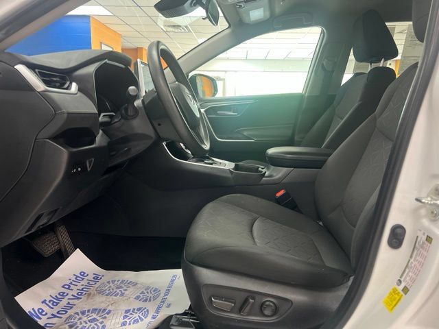 Used 2024 Toyota RAV4 XLE AWD/4WD image 17