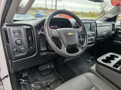 Used 2018 Chevrolet Silverado 2500 W/T w/ Snow Plow Prep Package image 8