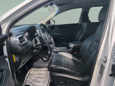 Used 2017 Kia Sorento SX image 19