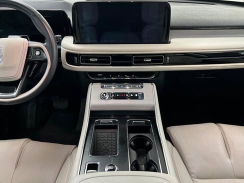 Used 2025 Lincoln Aviator Reserve w/ Equipment Group 201A image 14