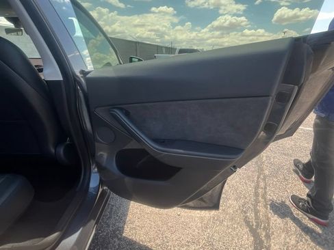 Used 2023 Tesla Model Y Long Range AWD/4WD image 9