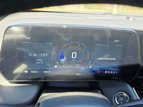 New 2026 Chevrolet Equinox LT w/ Convenience Package II AWD/4WD image 17