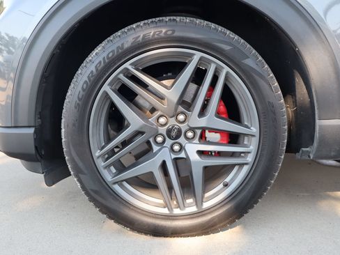 Used 2025 Ford Explorer ST AWD/4WD image 10