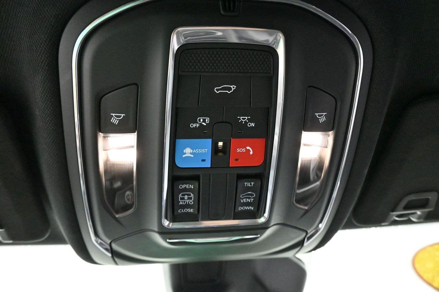 Used 2024 Jeep Grand Cherokee L Altitude AWD/4WD image 29