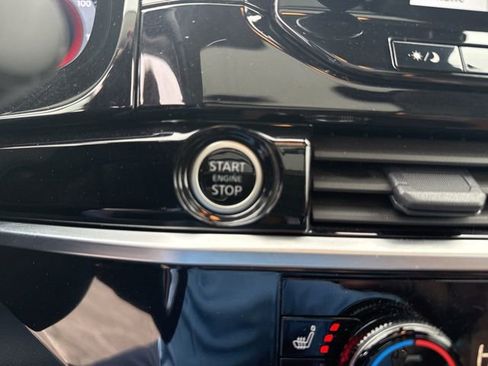 Used 2024 Nissan Pathfinder Platinum w/ Black Appearance Package image 31