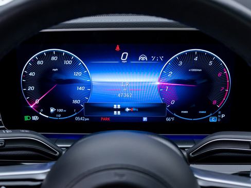 Used 2024 Mercedes-Benz GLS 450 4MATIC image 25