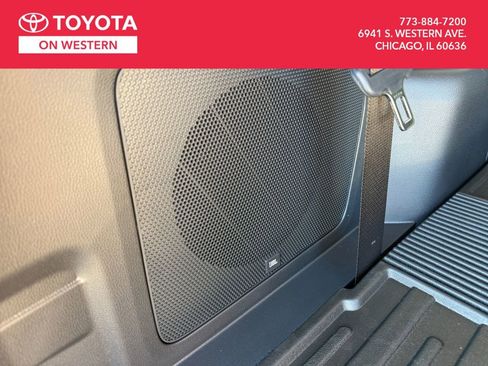 New 2025 Toyota Highlander Limited image 32