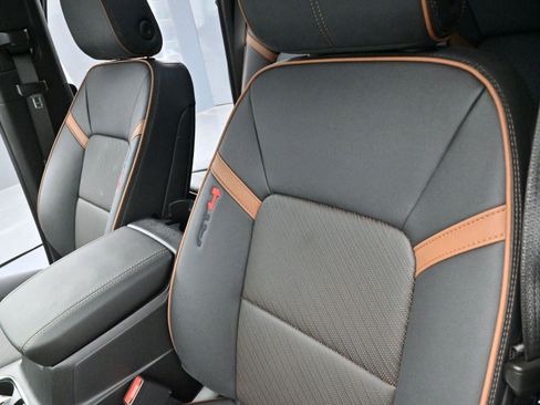 Used 2025 GMC Canyon AT4 w/ Technology Plus Package image 14