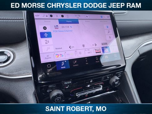 Used 2024 Jeep Grand Cherokee Limited AWD/4WD image 17