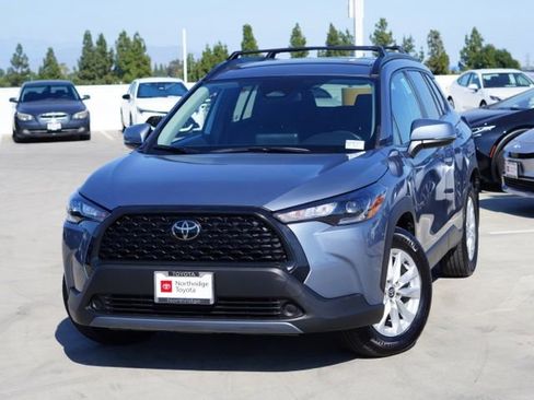 Certified 2023 Toyota Corolla Cross LE AWD/4WD image 5