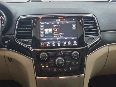 Used 2021 Jeep Grand Cherokee Limited AWD/4WD image 15