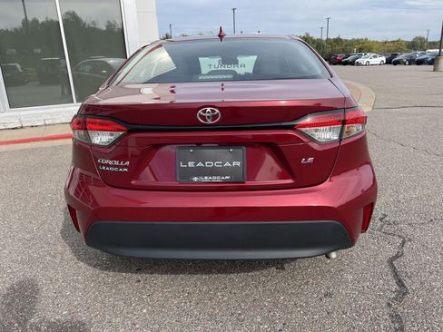Used 2024 Toyota Corolla LE w/ LE Convenience Package FWD image 11