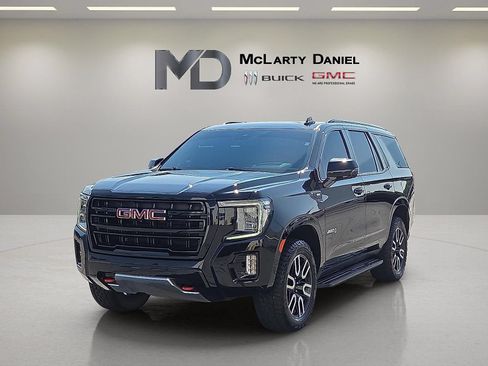 Used 2024 GMC Yukon AT4 w/ Technology Package AWD/4WD image 3