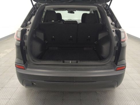 Used 2020 Jeep Cherokee Latitude FWD image 29
