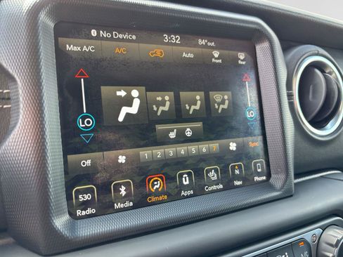Used 2018 Jeep Wrangler Unlimited Sahara w/ Dual Top Group AWD/4WD image 23