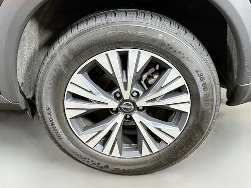 Used 2023 Nissan Rogue SV w/ SV Premium Package image 28