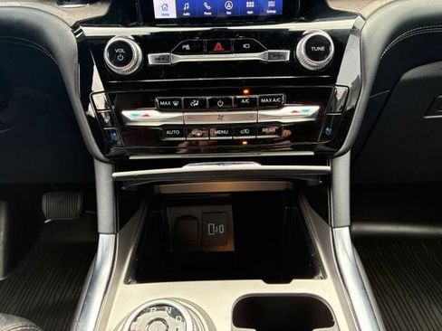 Certified 2023 Ford Explorer Platinum w/ Technology Package AWD/4WD image 16