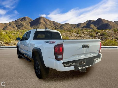 Used 2019 Toyota Tacoma TRD Off-Road w/ Technology Package AWD/4WD image 3
