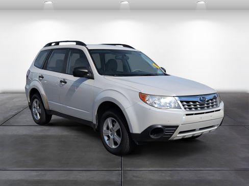 Used 2013 Subaru Forester 2.5X image 2