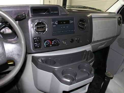 Used 2009 Ford E-150 and Econoline 150 RWD image 12