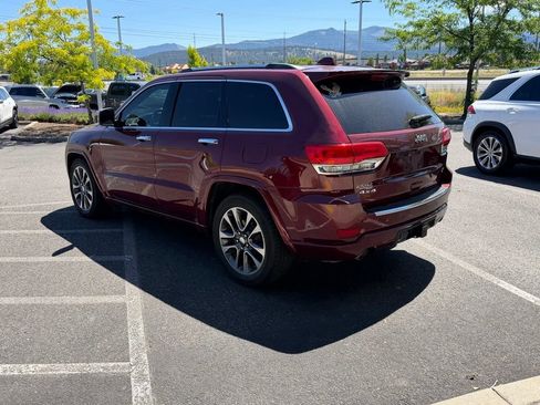 Used 2018 Jeep Grand Cherokee Overland AWD/4WD image 7
