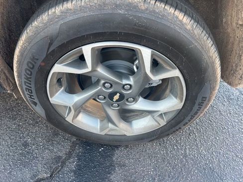 Used 2024 Chevrolet Trax LT w/ LT Convenience Package image 12