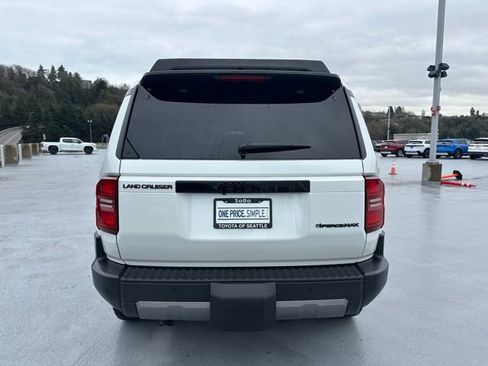 Certified 2025 Toyota Land Cruiser Base image 7