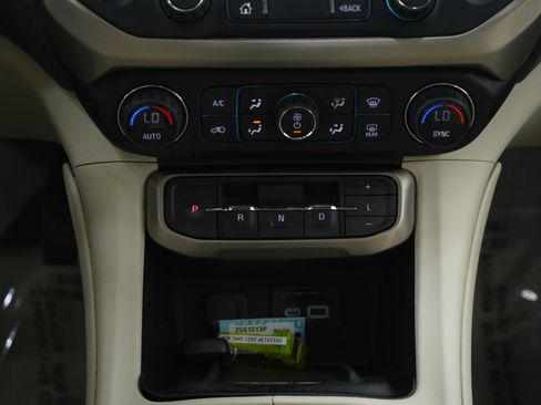 Used 2021 GMC Acadia Denali w/ GMC Pro Grade Package image 17