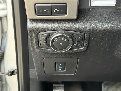 Used 2016 Ford F150 Platinum w/ Equipment Group 701A Luxury image 20