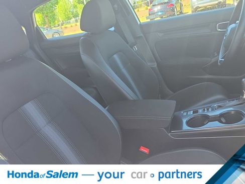 Used 2023 Honda Civic Sport image 14