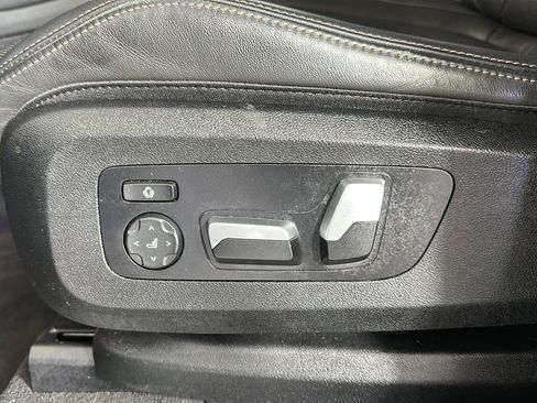 Used 2023 BMW X5 xDrive40i w/ Parking Assistance Package AWD/4WD image 9