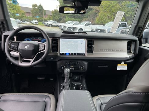 New 2025 Ford Bronco Outer Banks image 23