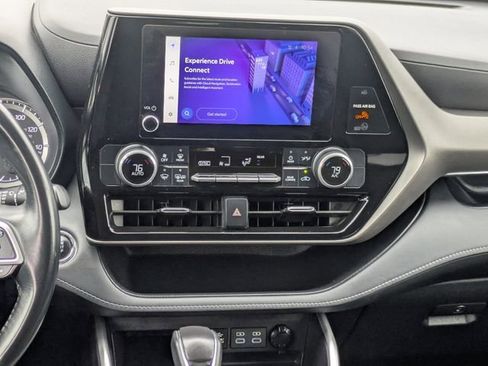 Used 2023 Toyota Highlander LE image 15