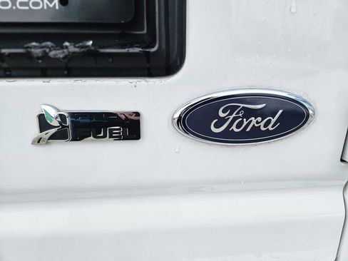 Used 2010 Ford E-350 and Econoline 350 XLT image 8