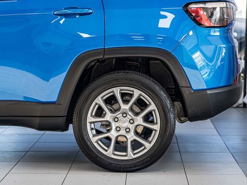 Used 2022 Jeep Compass Latitude AWD/4WD image 8