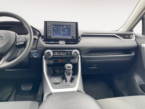 Used 2022 Toyota RAV4 XLE image 11