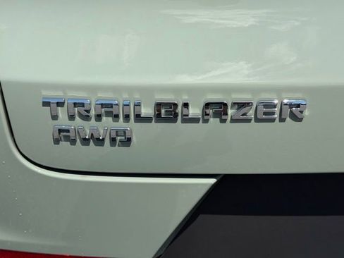 New 2026 Chevrolet TrailBlazer LT w/ Convenience Package AWD/4WD image 18