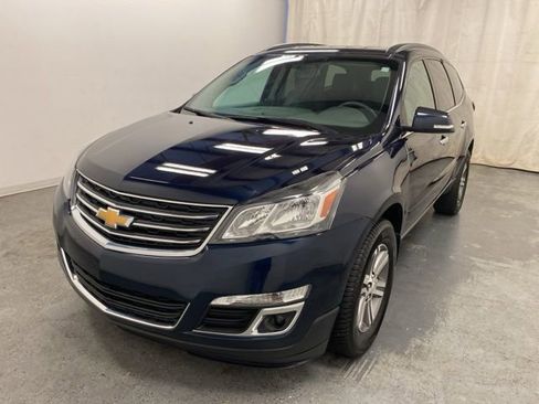 Used 2017 Chevrolet Traverse LT image 3