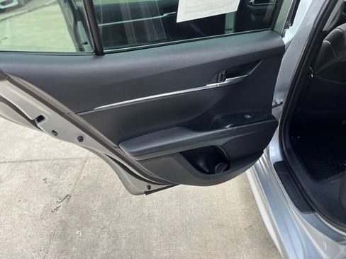 Used 2020 Toyota Camry SE FWD image 13