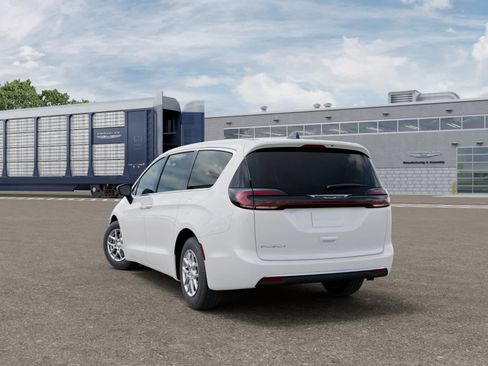 New 2027 Chrysler Pacifica Select FWD image 3